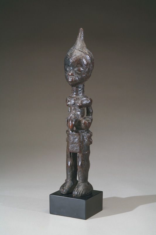 Female Standing Figure (lupfingu)